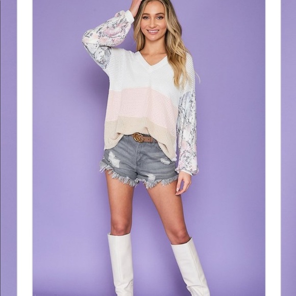 Color Blocked Top - Picture 6 of 8